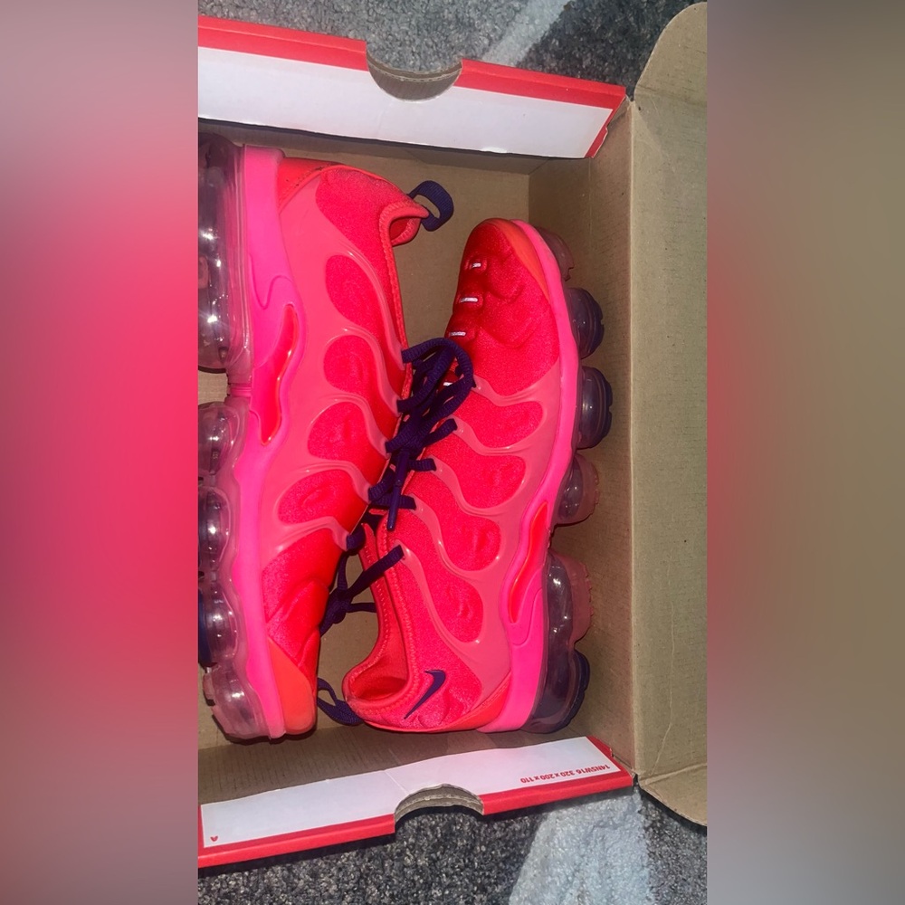 Women AIR VAPORMAX size 9